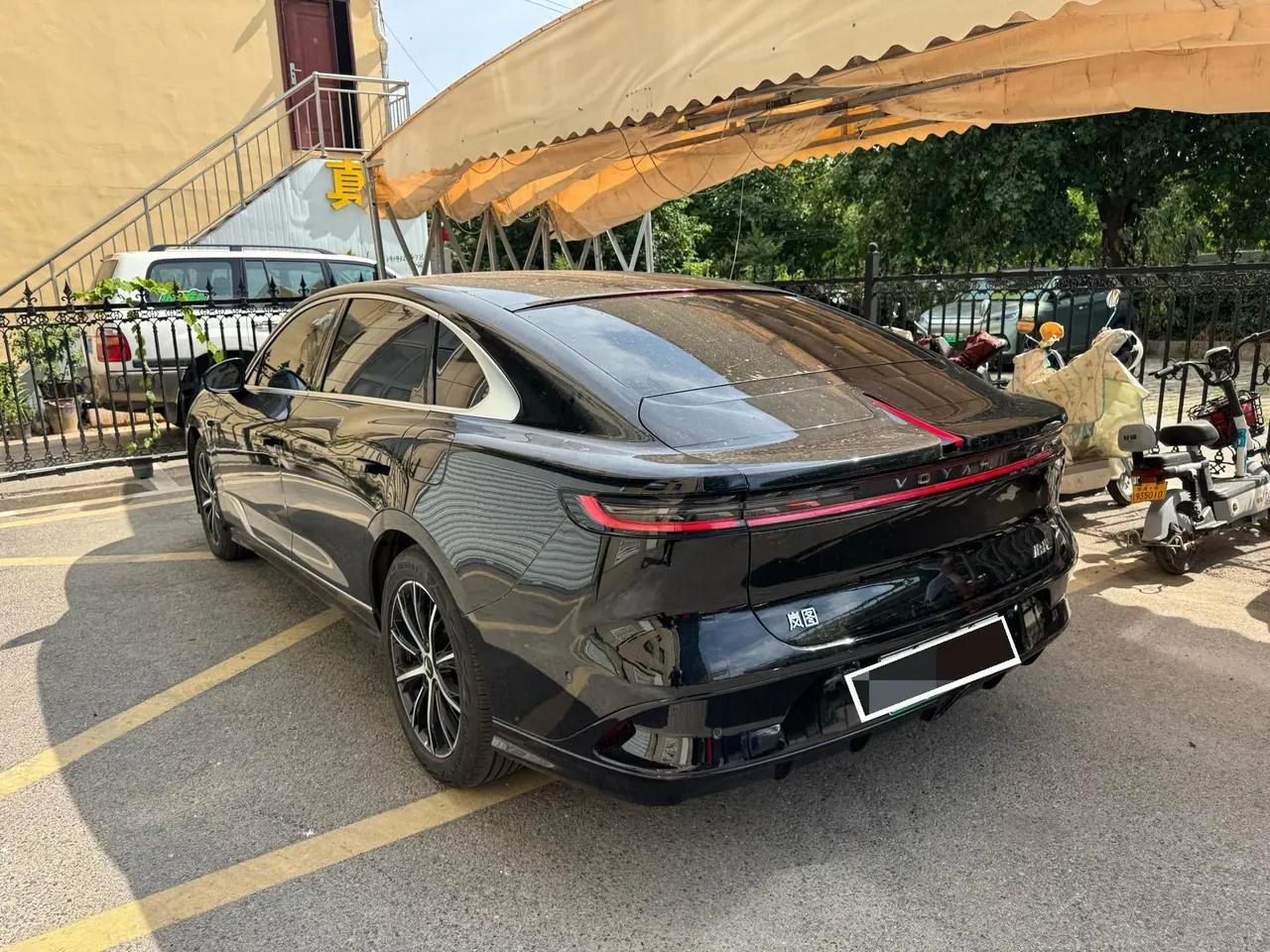 Voyah 2024 models chasing PHEV 1.5T four-wheel drive long endurance administrative version automatic gear 5