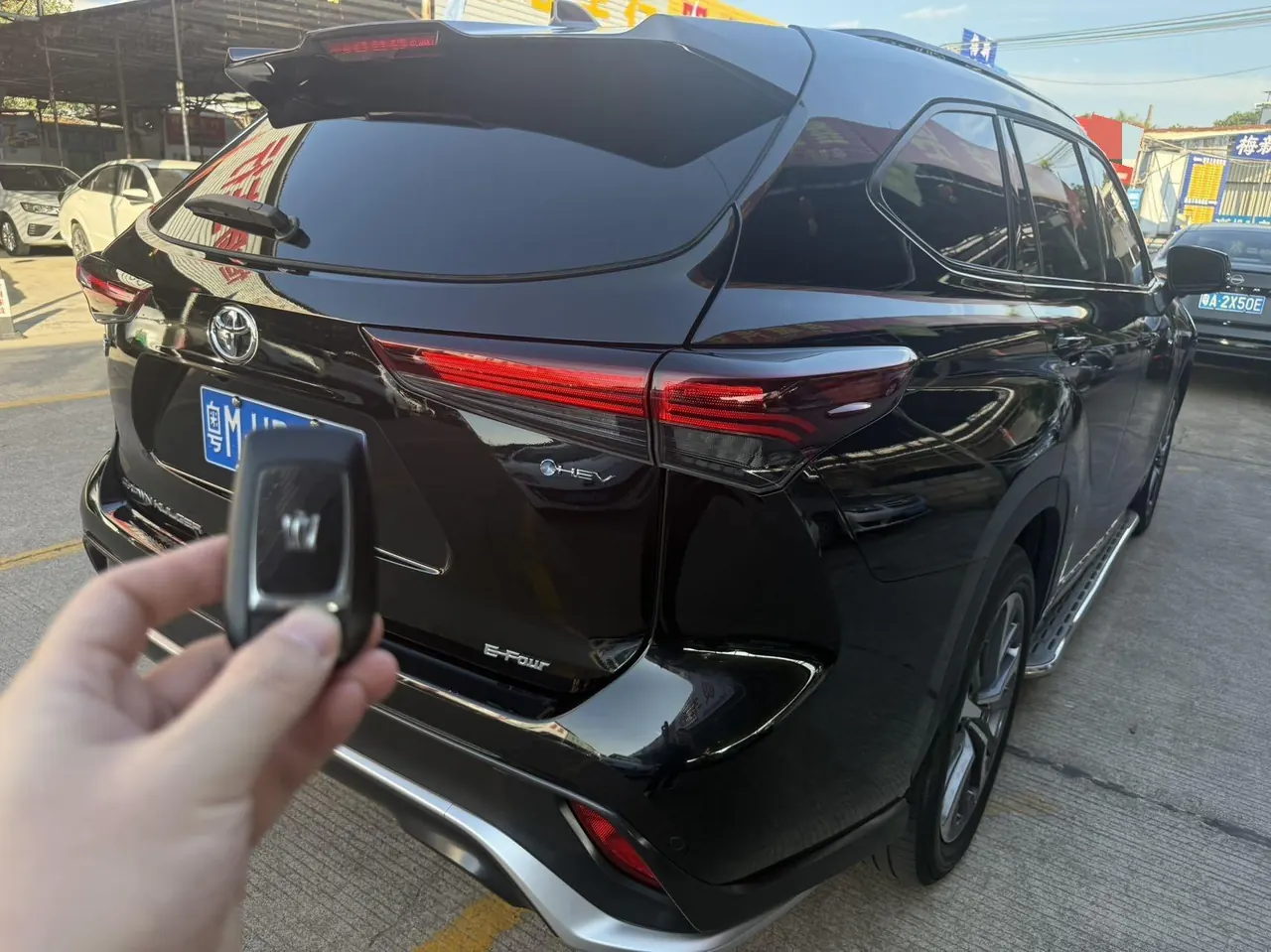 Toyota 2024 Crown Land Release HEV 2.5 Stepless Four-wheel Drive Premium Edition Automatic Gear 3