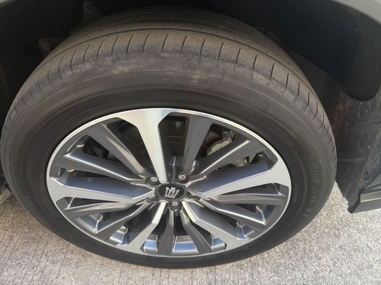 Toyota 2024 Crown Land Release HEV 2.5 Stepless Four-wheel Drive Premium Edition Automatic Gear 7