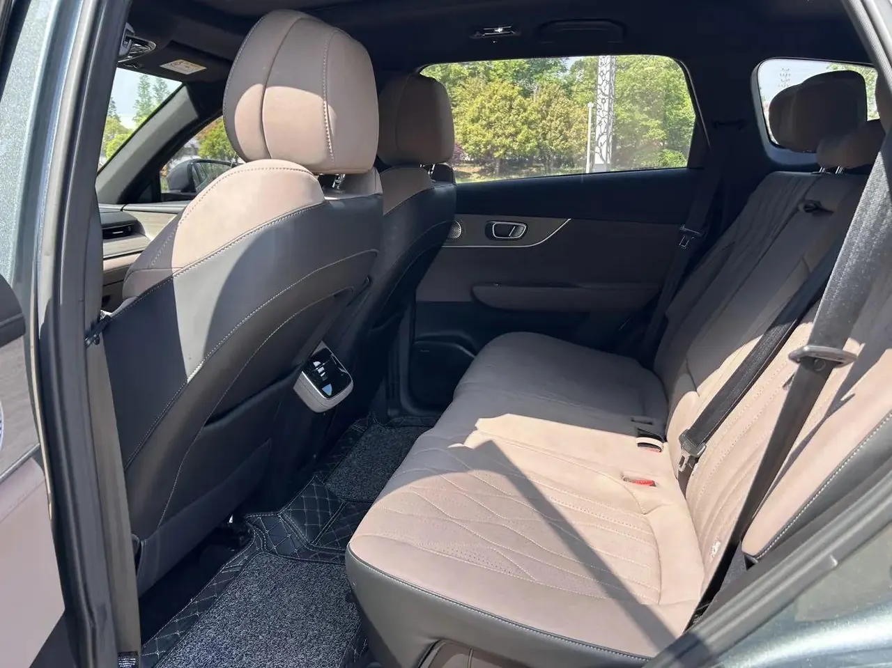 Chery 2025 Ruihu 8 PLUS 1.6TGDI 290TGDI honorable automatic gear 6