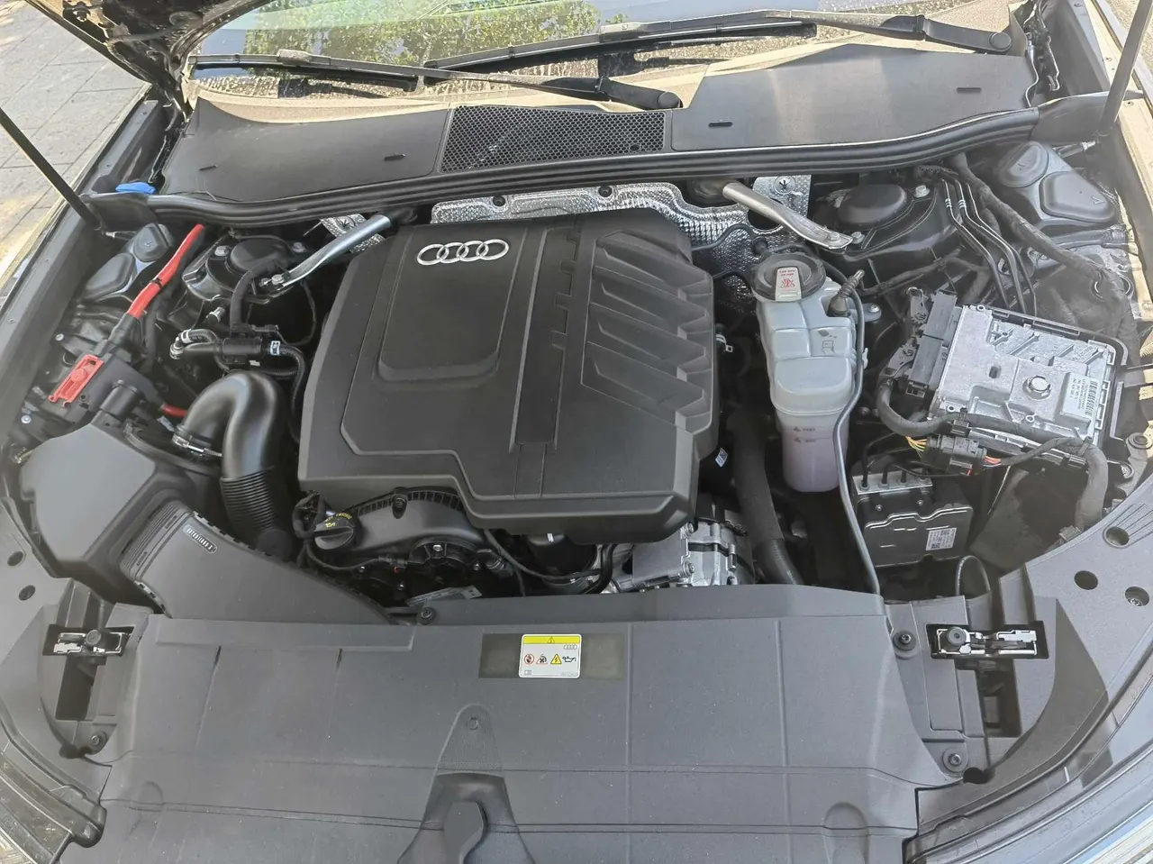 Audi 2025 A6L 2.0TFSI 45TFSI Quattro Selected Dynamic Automatic 7