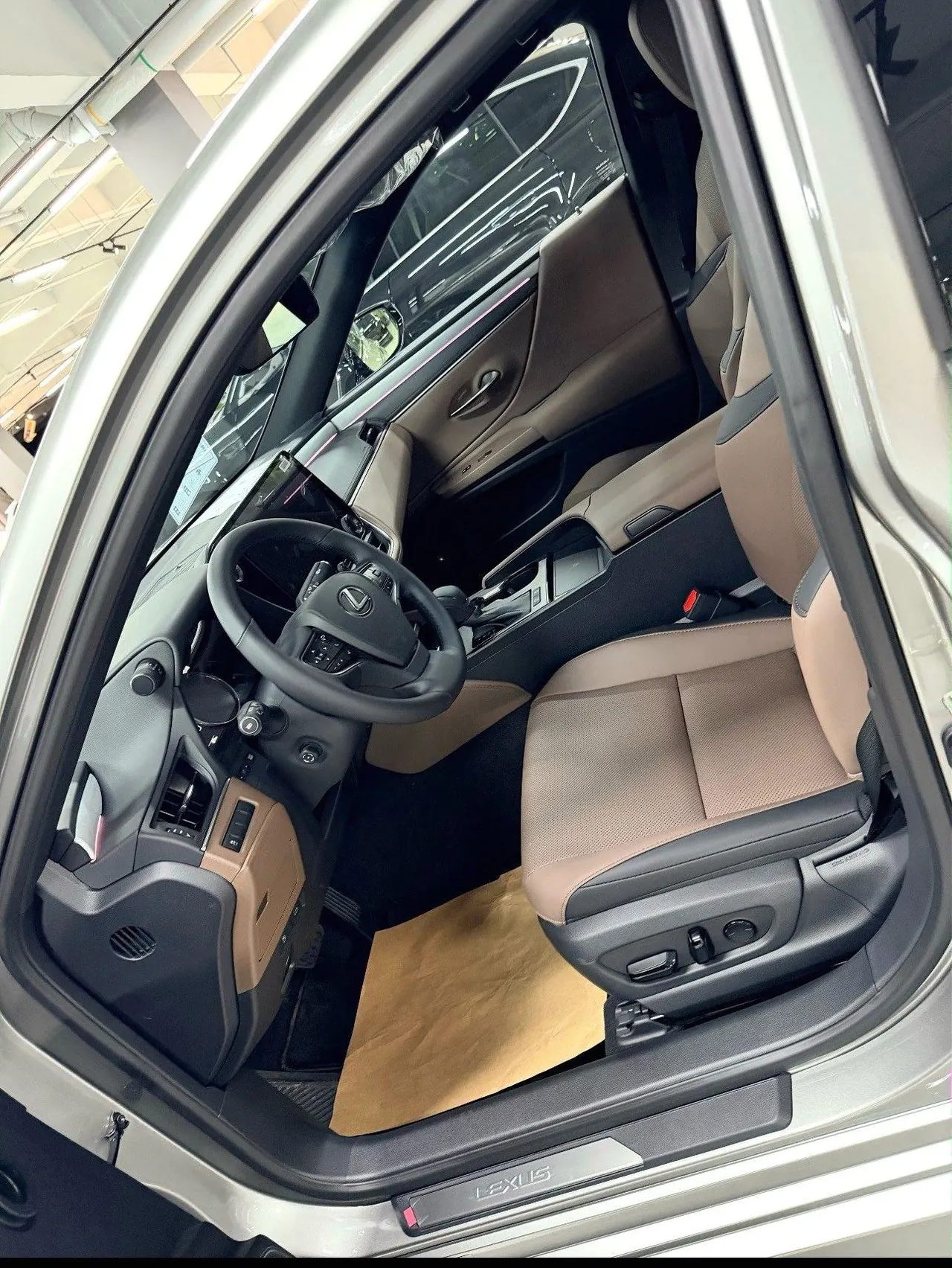 Lexus ES (Imported) 2025 ES200 2.0 Stepless Edition Automatic Gear 4