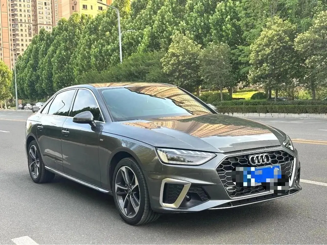 Audi 2024 A4L 2.0TFSI 40TFSI Deluxe Dynamic Automatic 3