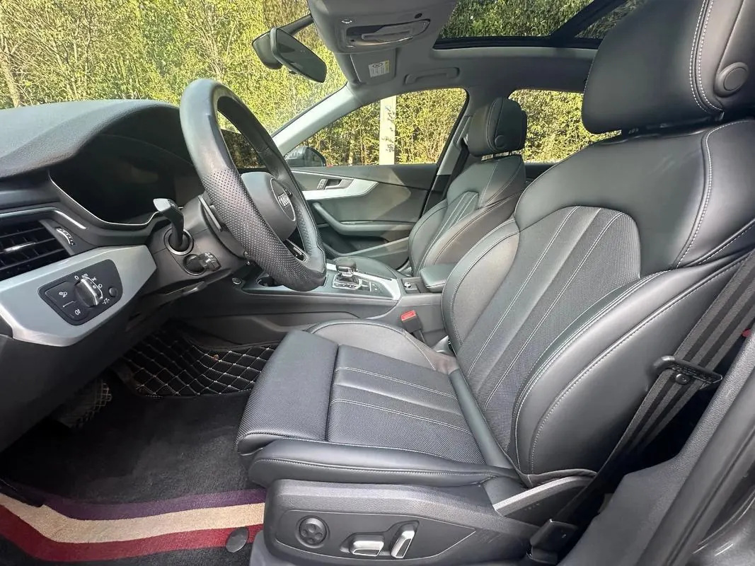 Audi 2024 A4L 2.0TFSI 40TFSI Deluxe Dynamic Automatic 4