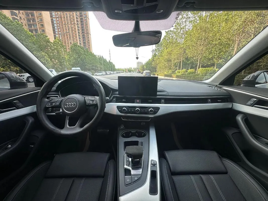 Audi 2024 A4L 2.0TFSI 40TFSI Deluxe Dynamic Automatic 5