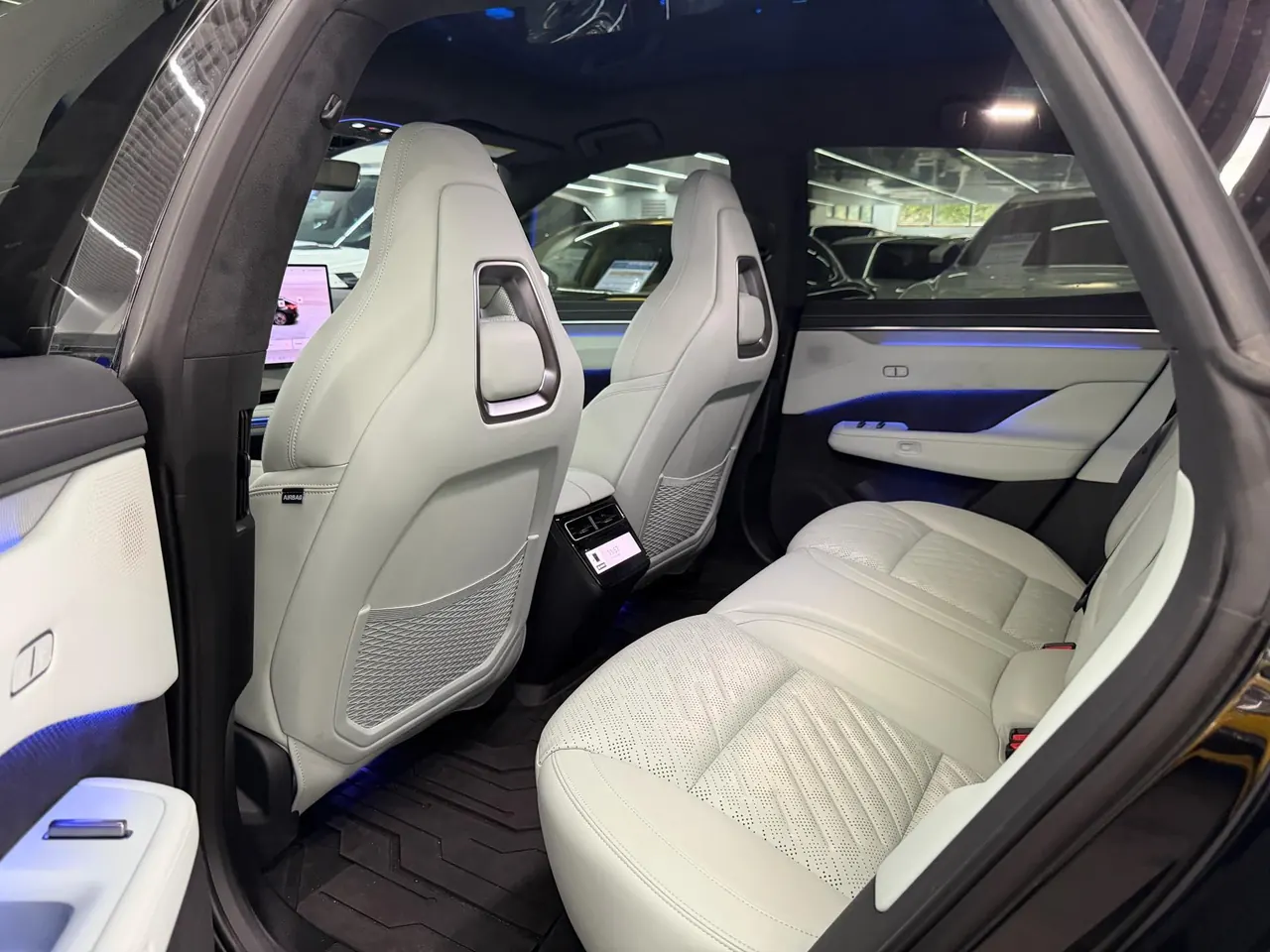 Zeekr 2024 Zeekr 001 YOU version 100kWh four-wheel drive automatic gear 3