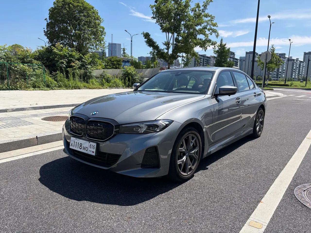 BMW 2022 i3 eDrive 35L automatic gear 10
