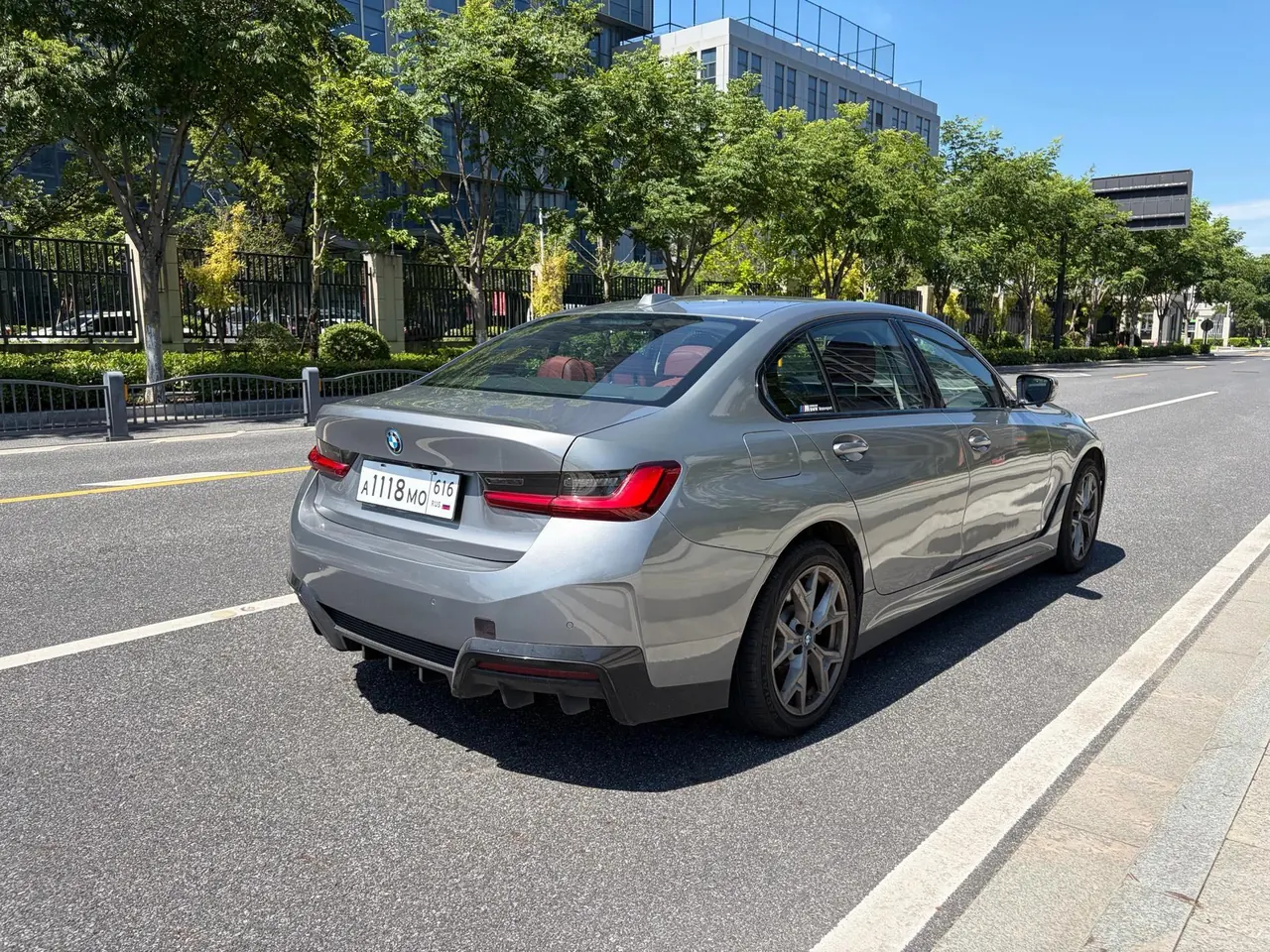BMW 2022 i3 eDrive 35L automatic gear 5