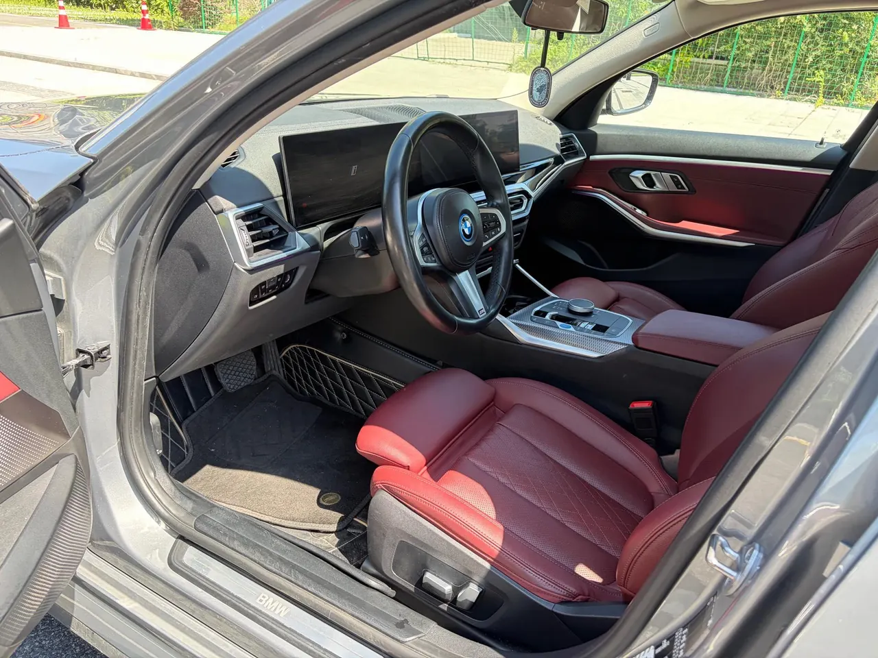 BMW 2022 i3 eDrive 35L automatic gear 6