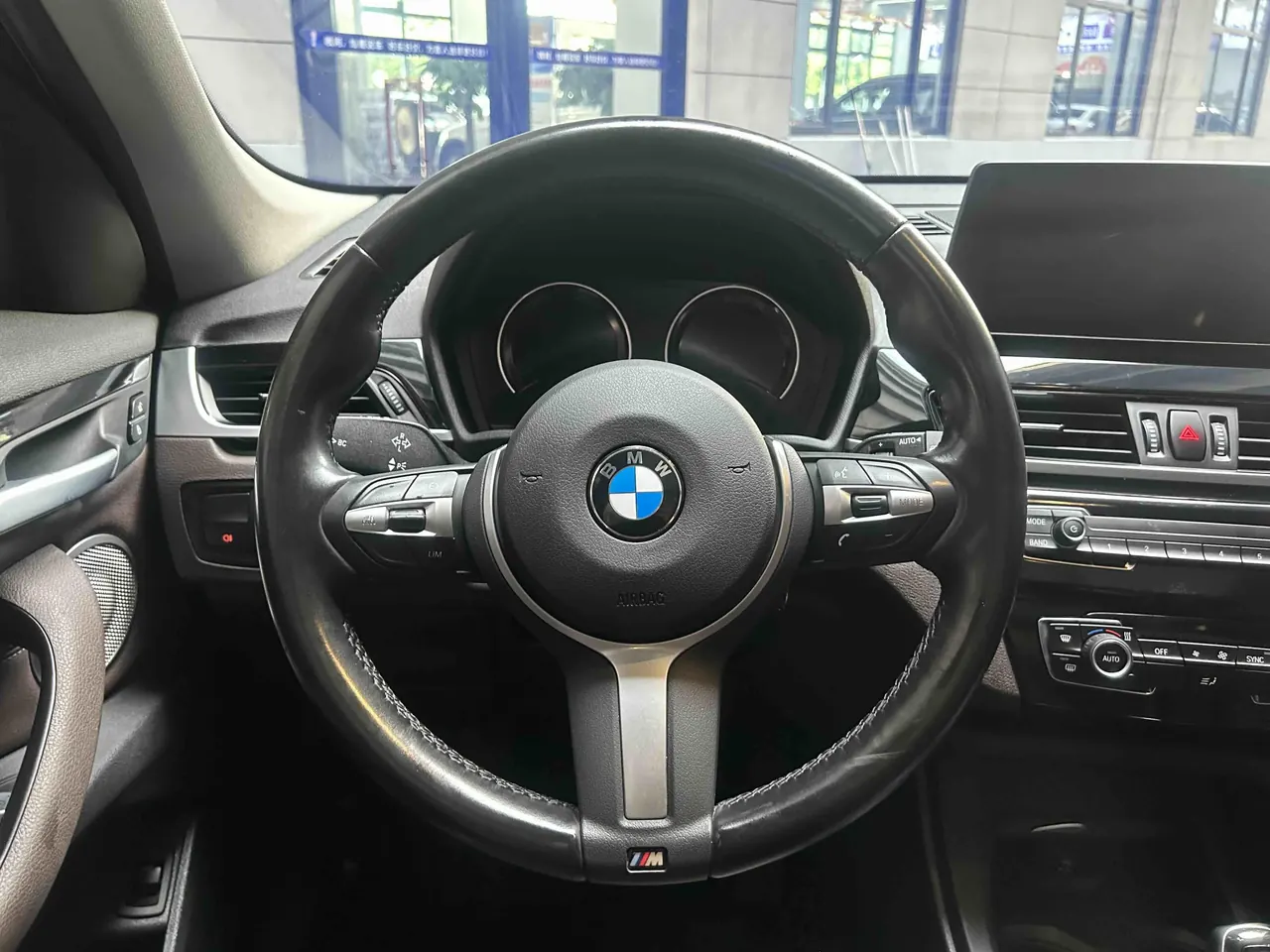 BMW 2022 X1 sDrive25Li 2.0T Leading Automatic Gear 6
