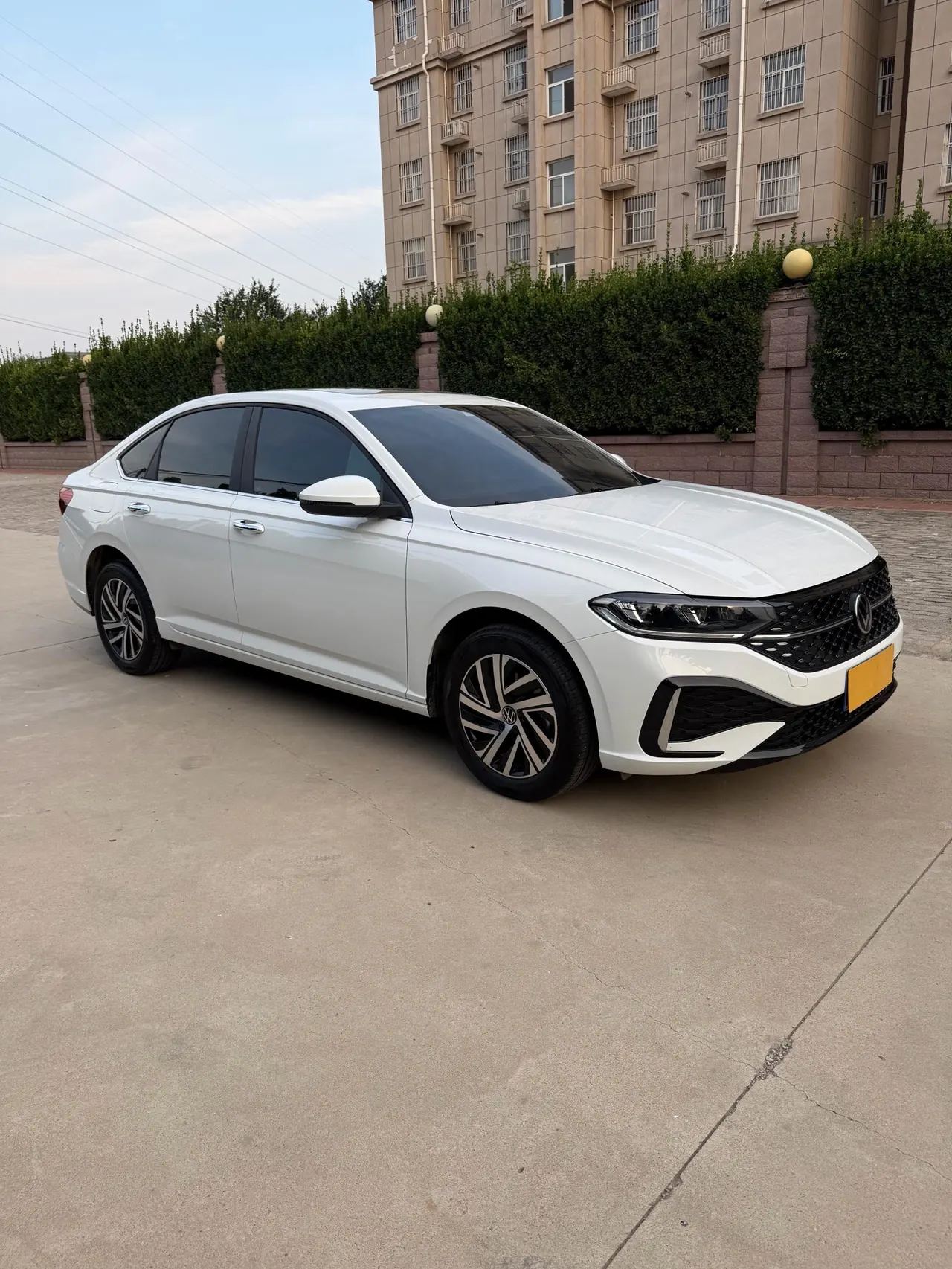 Volkswagen 2024 LaVida 1.5 Star 5 Million Edition Automatic Gear 3