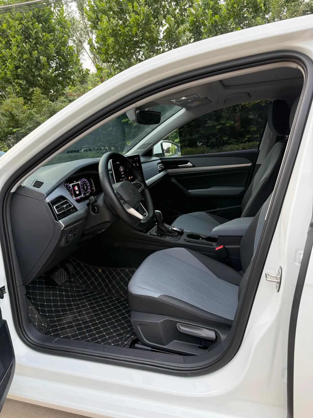 Volkswagen 2024 LaVida 1.5 Star 5 Million Edition Automatic Gear 6