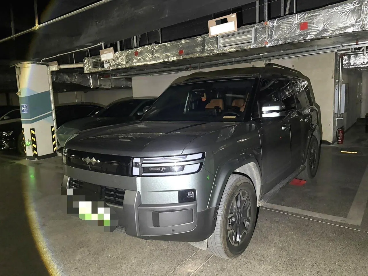 Open image lightbox: FangChengBao 2025 titanium 7 1.5T stepless 190KM four-wheel drive Max version automatic gear