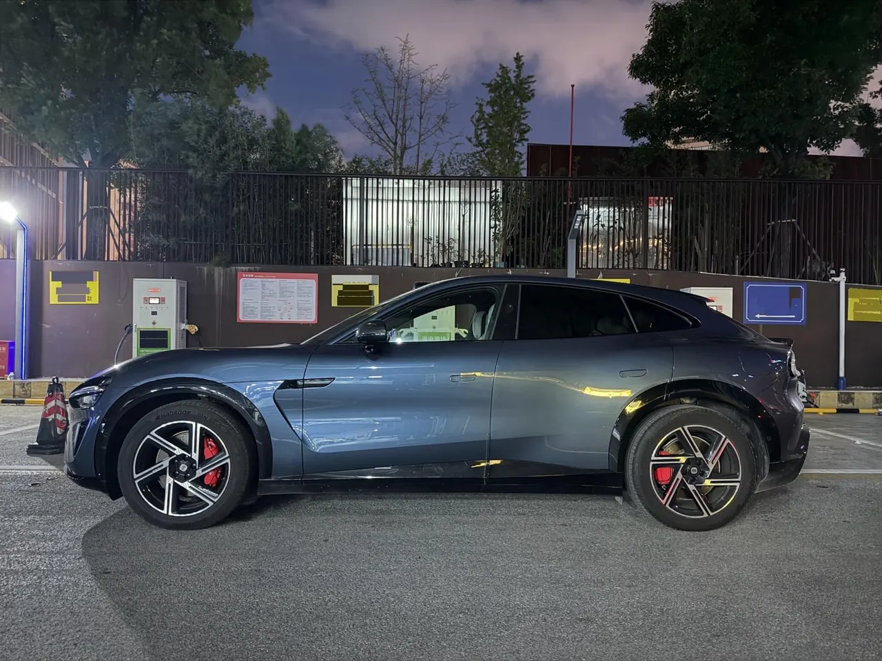 MI 2025 YU7 Long Endurance High Performance Four-wheel Drive Max Edition Automatic Gear 10