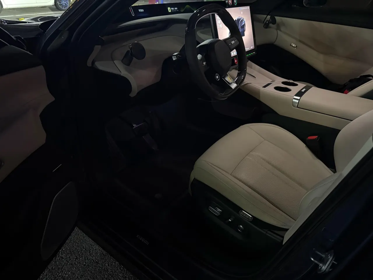 MI 2025 YU7 Long Endurance High Performance Four-wheel Drive Max Edition Automatic Gear 7