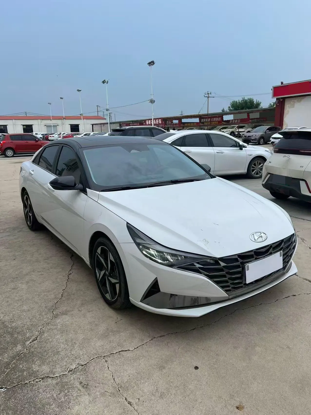Hyundai 2022 Elantra -3-compartment 1.5 stepless LUX premium automatic gear 2