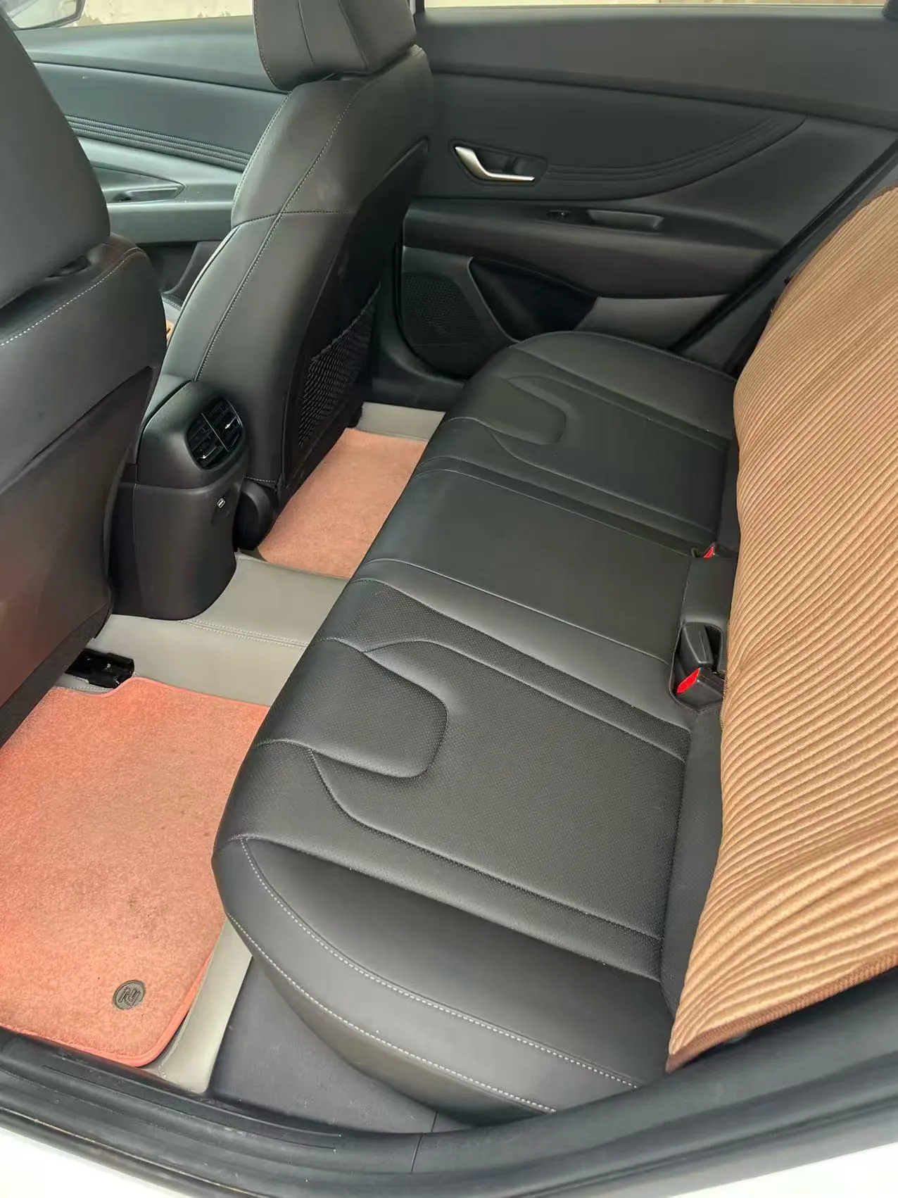 Hyundai 2022 Elantra -3-compartment 1.5 stepless LUX premium automatic gear 8