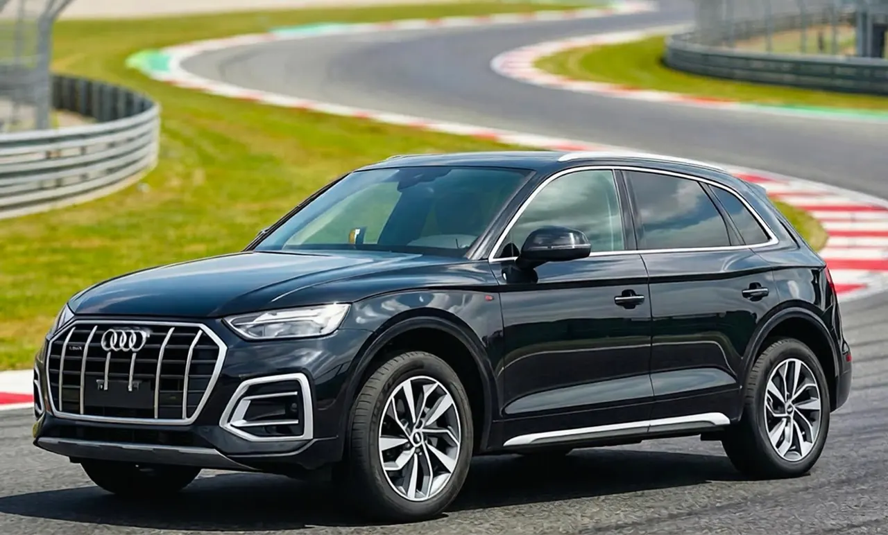 Audi 2022 Q5L 2.0TFSI 40TFSI Deluxe Elegant Automatic - View 1