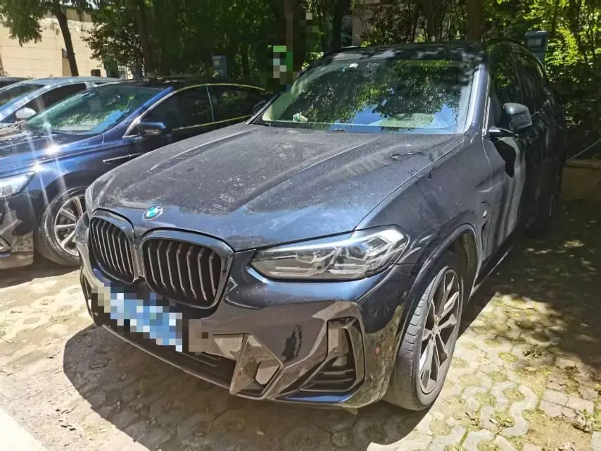 Открыть галерею: BMW 2022 X3 xDrive30i 2.0T Leading M Obsidian Night Suit Automatic Gear