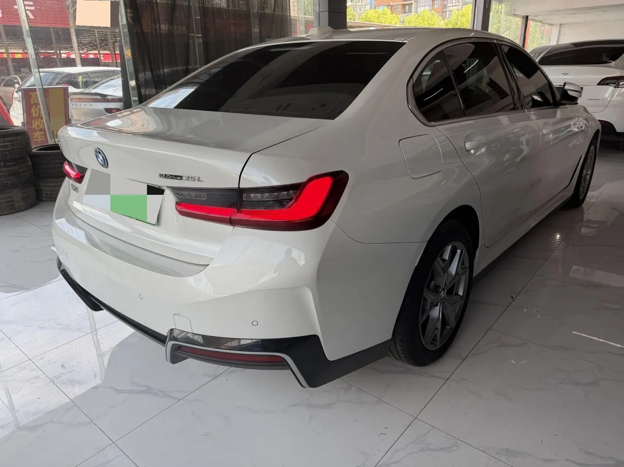 BMW 2025 i3 eDrive 35 L automatic gear 9