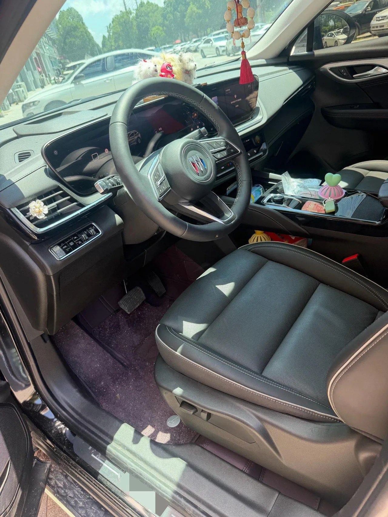 Buick 2025 Angkewei Plus 2.0T 28T Two-Drive Platinum Edition Automatic Gear 9