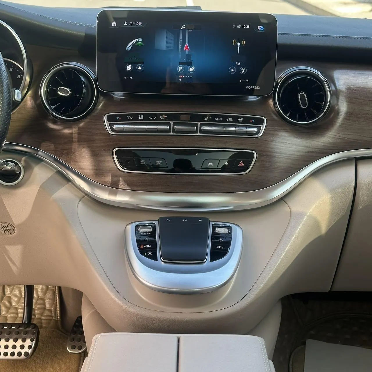 Mercedes Benz V 2022V 260 2.0T Premium Edition Automatic Gear 4
