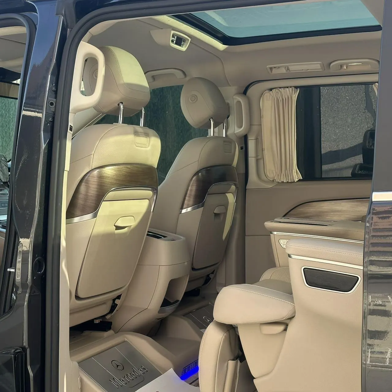 Mercedes Benz V 2022V 260 2.0T Premium Edition Automatic Gear 5