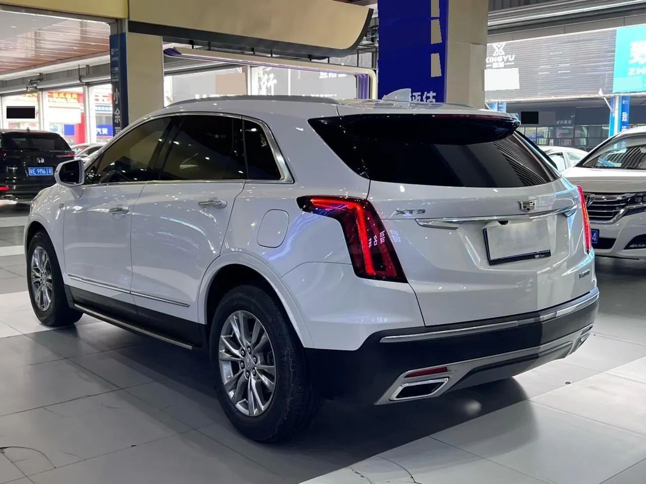Cadillac 2021 XT5 48V 2.0T Two-Drive Luxury Automatic Gear 3