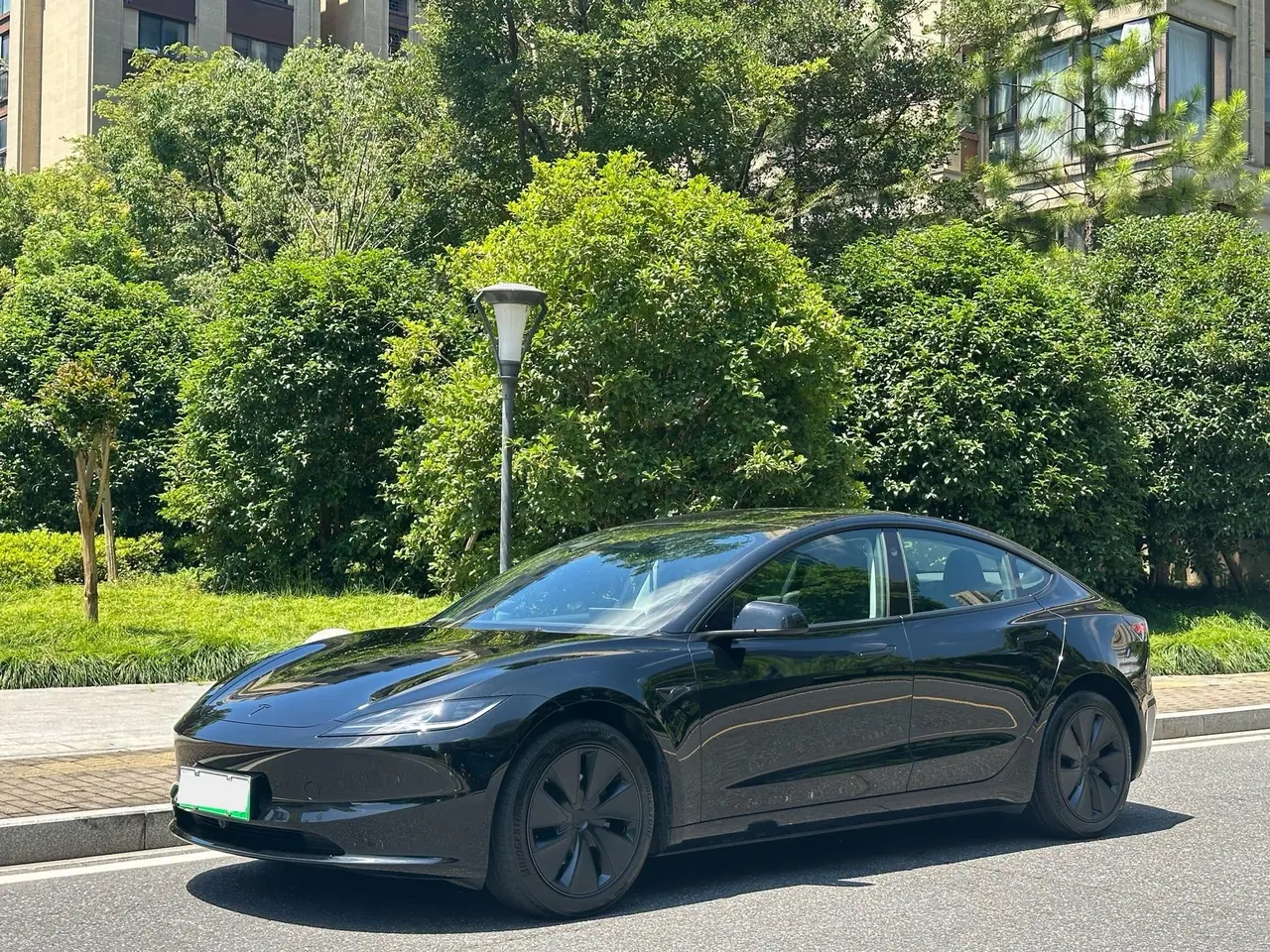 Tesla 2025 Model 3 Rear-Wheel-Drive Edition (facelift) Automatic Transmission - View 1