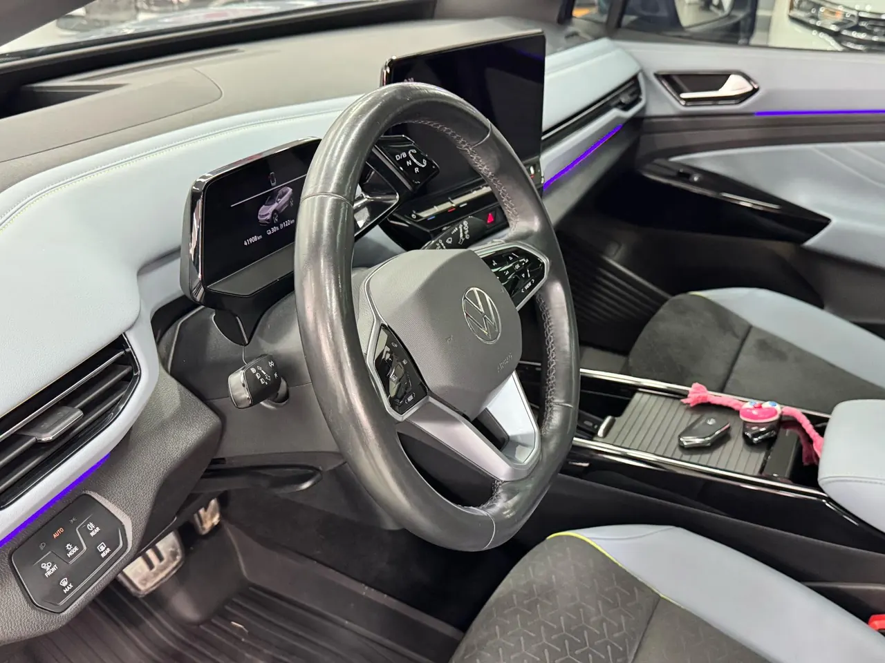 Volkswagen 2022 ID. 4 x Smart Long-Range Version, Automatic Transmission 4