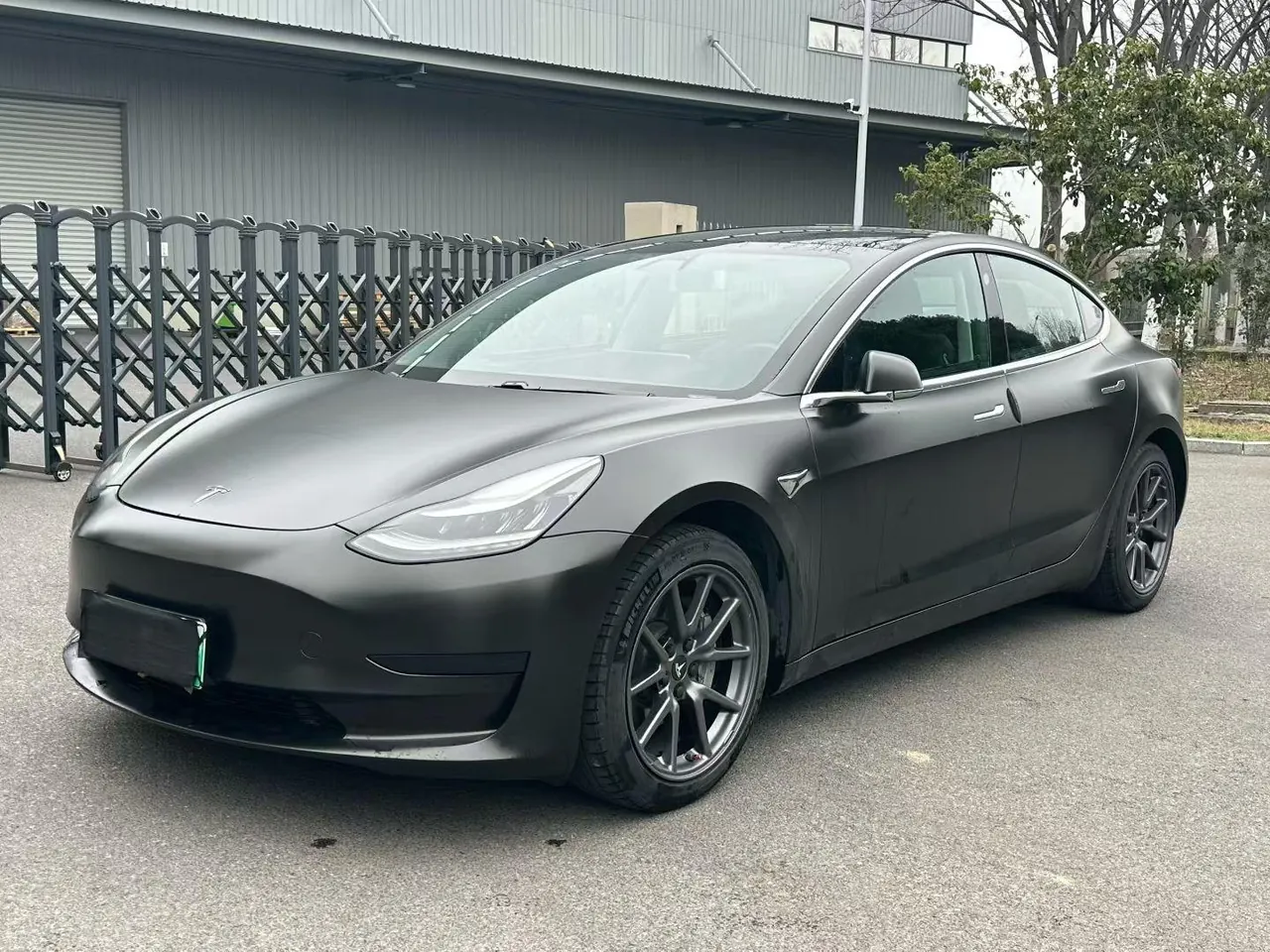 Open image lightbox: Tesla 2022 Model 3 rear-wheel drive version of automatic transmission
