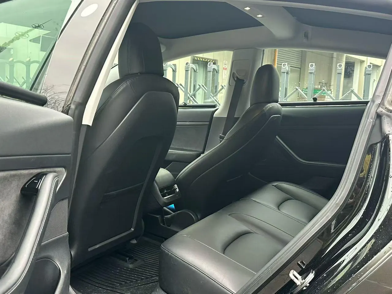 Tesla 2022 Model 3 rear-wheel drive version of automatic transmission 4