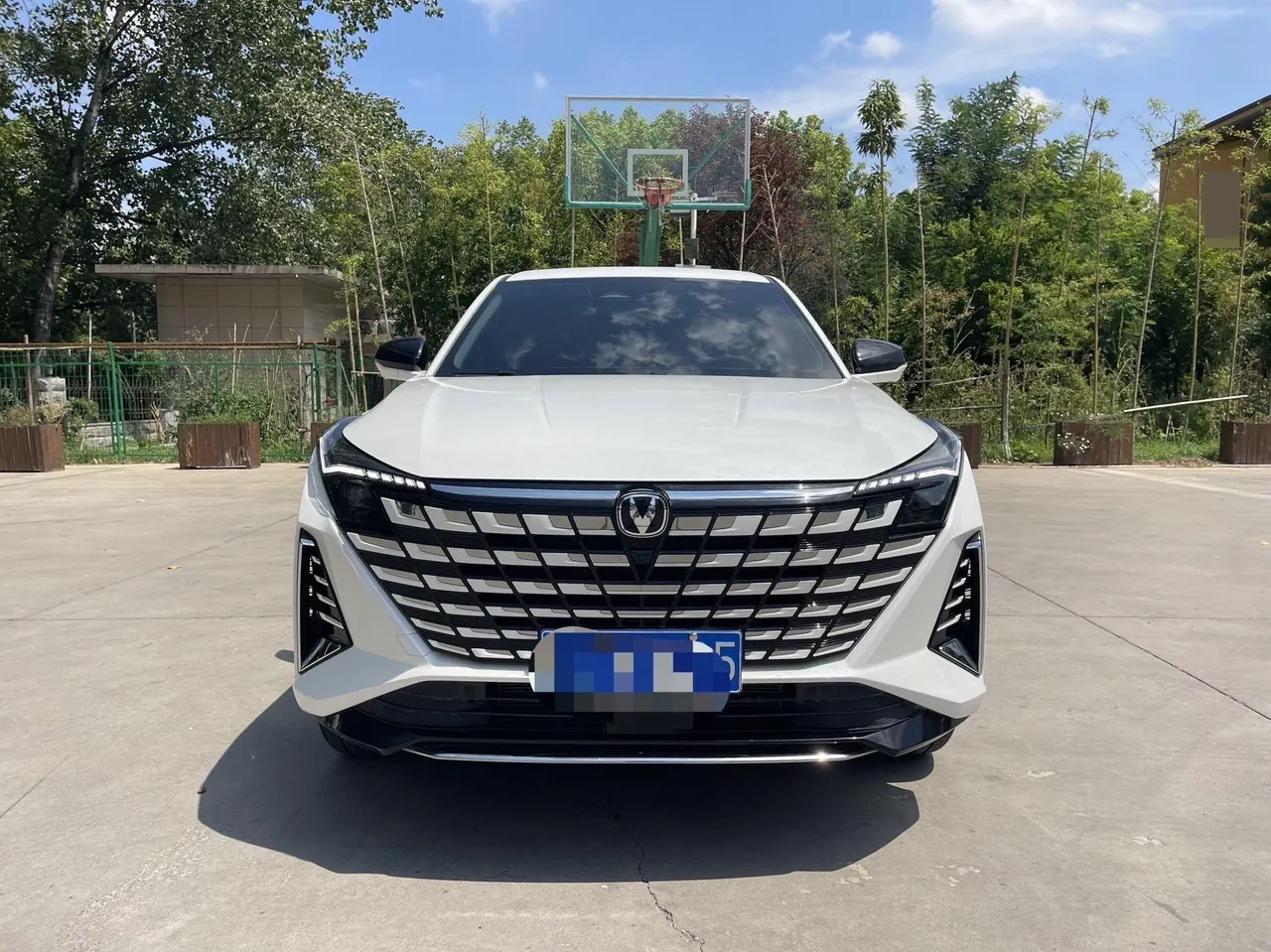 ChangAn 2025 UNI-Z 1.5T Luxury Automatic 2