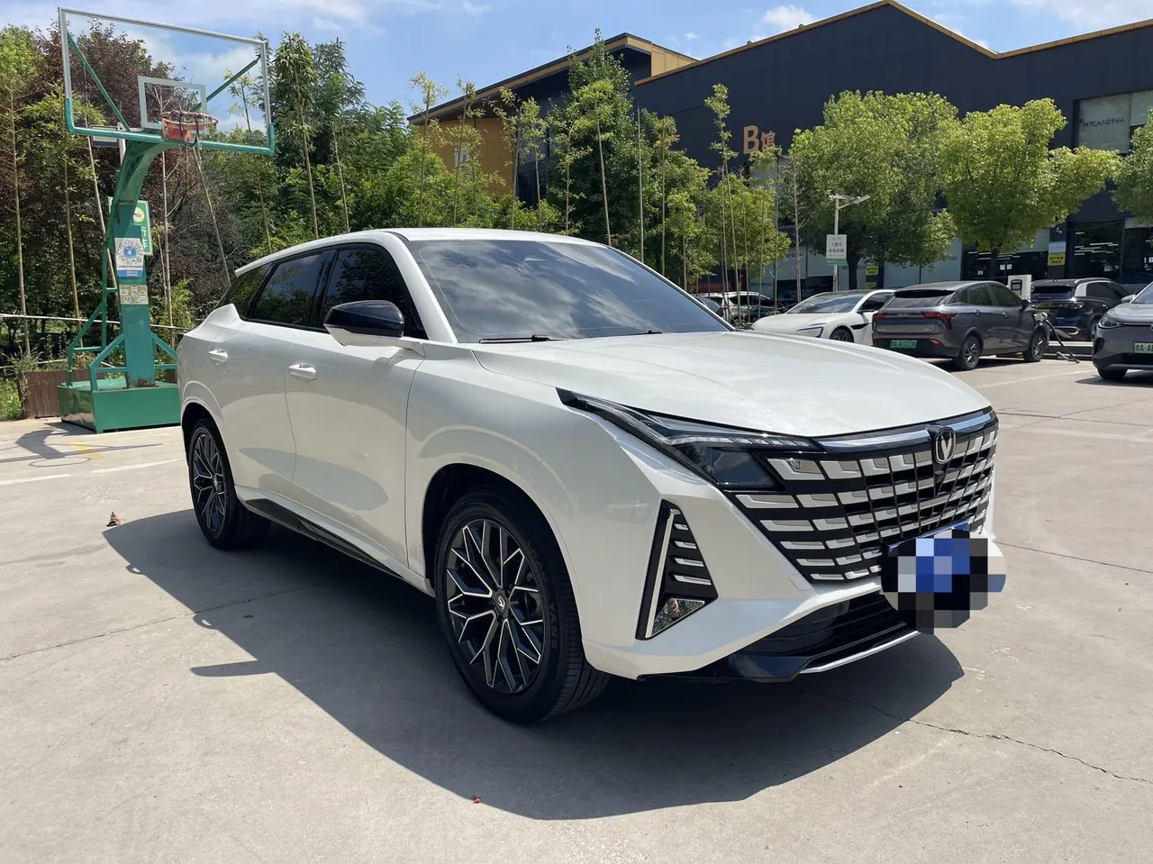 ChangAn 2025 UNI-Z 1.5T Luxury Automatic 3