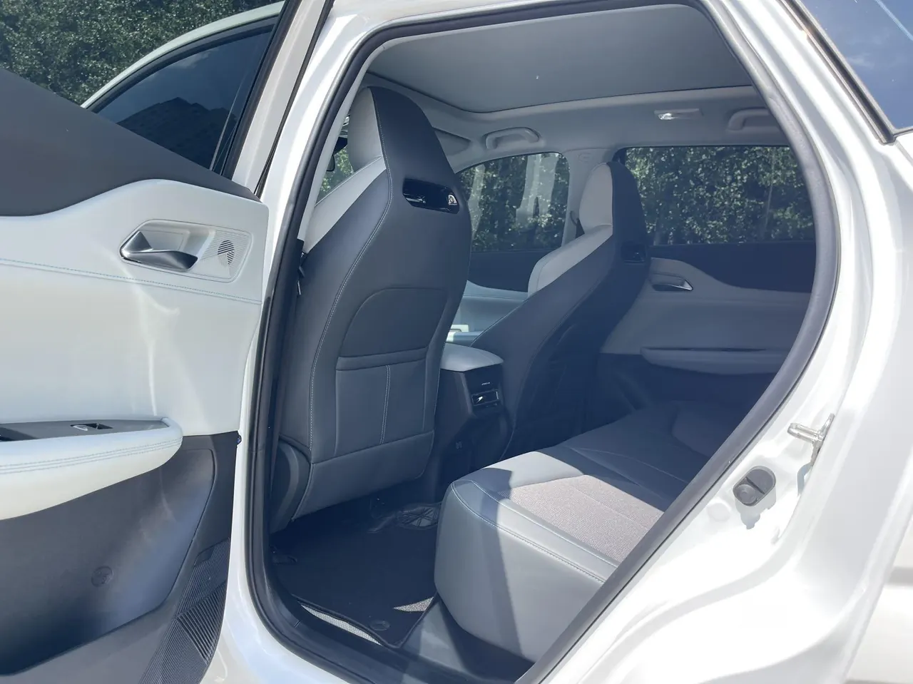 ChangAn 2025 UNI-Z 1.5T Luxury Automatic 4
