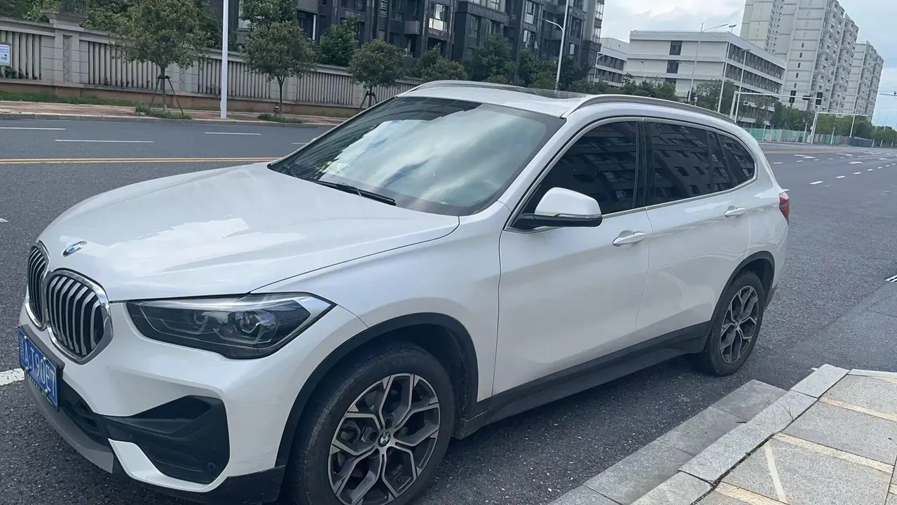 BMW 2022 X1 sDrive25Li 2.0T Leading Automatic Gear - View 1