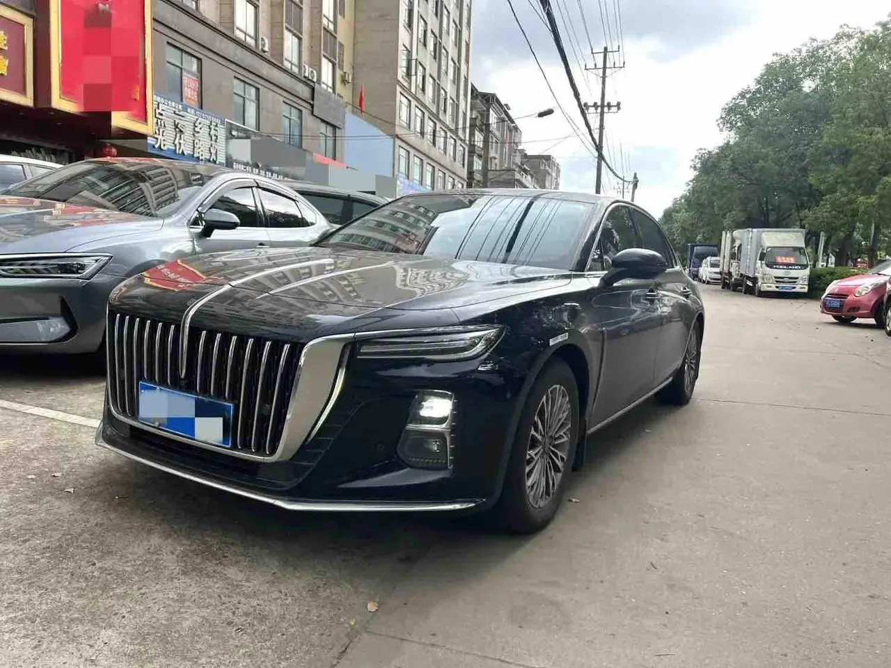 Open image lightbox: HongQi 2024 H5 1.5T Zhilian Flag Yue Edition Automatic Gear