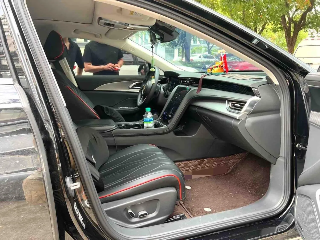 HongQi 2024 H5 1.5T Zhilian Flag Yue Edition Automatic Gear 5