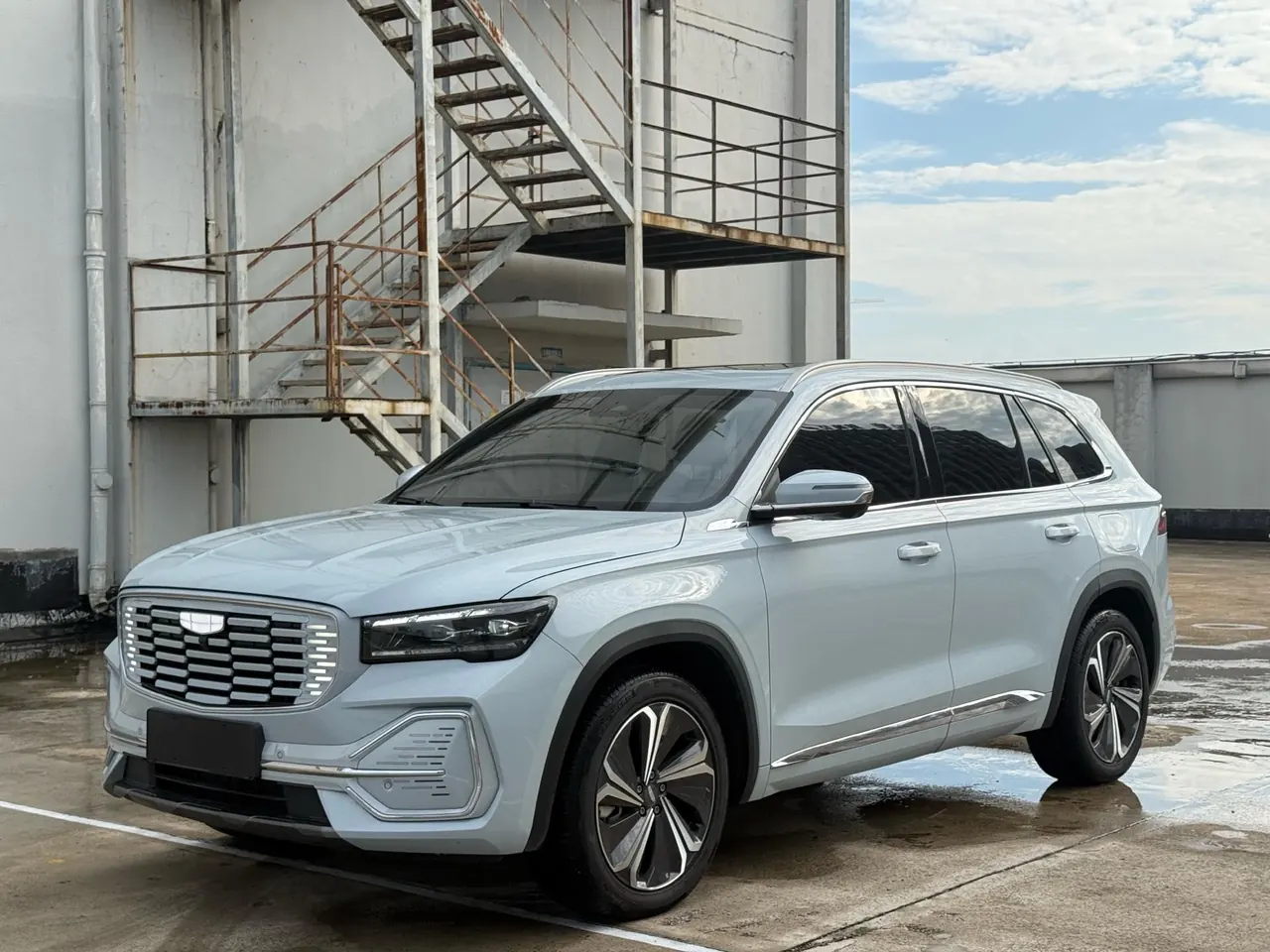 Geely 2022 XingyueL (Monjaro) Hi P 1.5T to Achieve Edition Automatic Gear - View 1