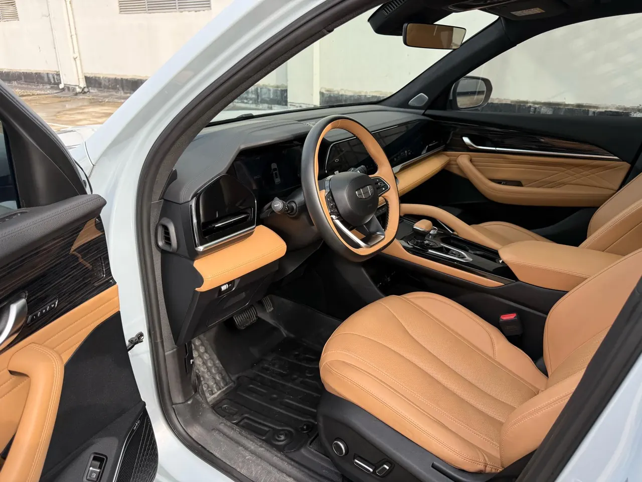 Geely 2022 XingyueL (Monjaro) Hi P 1.5T to Achieve Edition Automatic Gear 10