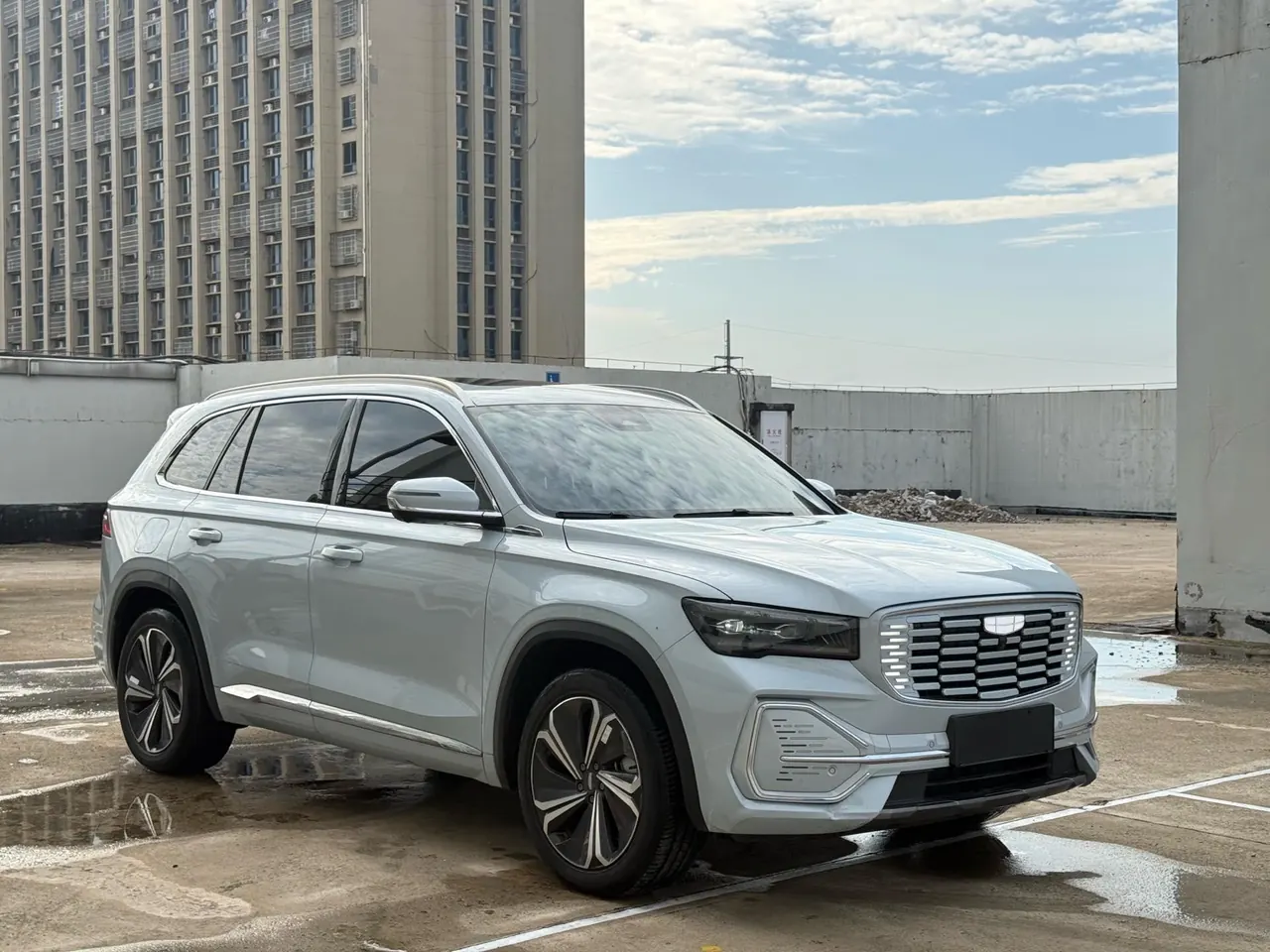 Geely 2022 XingyueL (Monjaro) Hi P 1.5T to Achieve Edition Automatic Gear 3