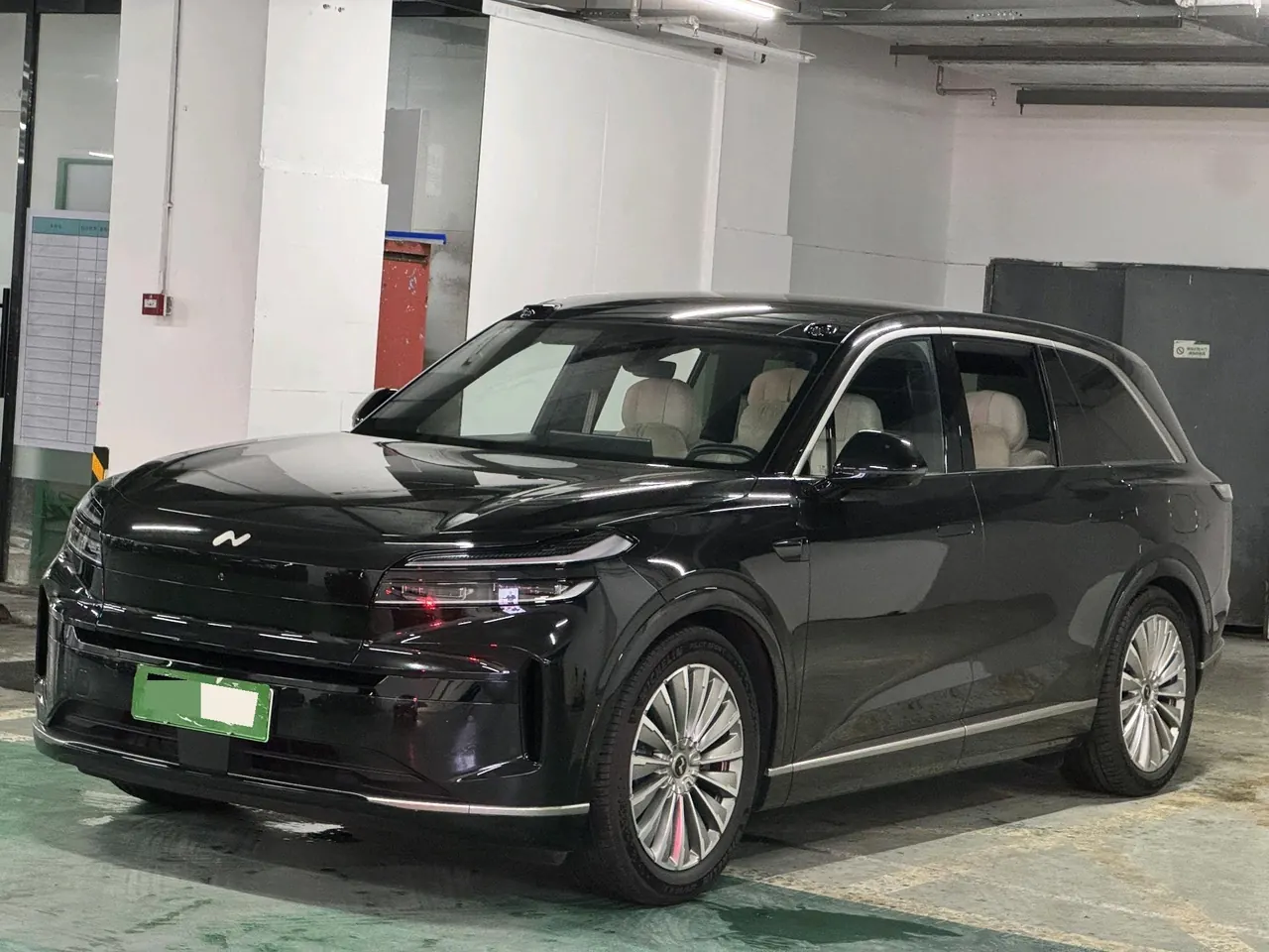 Open image lightbox: ONVO 2025 L90 Max six-seat automatic gear