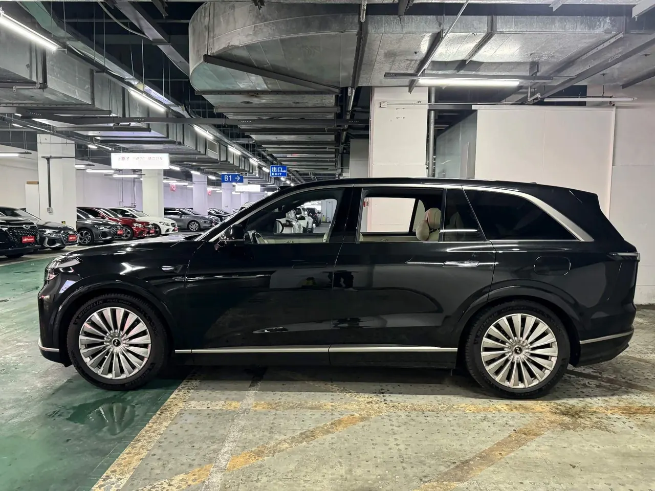 ONVO 2025 L90 Max six-seat automatic gear 3