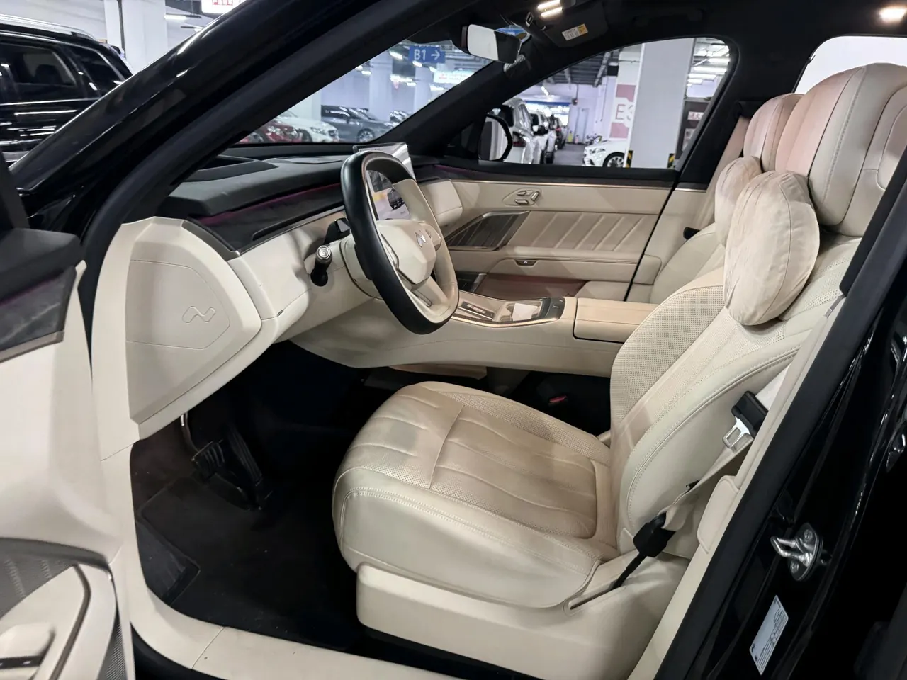 ONVO 2025 L90 Max six-seat automatic gear 5