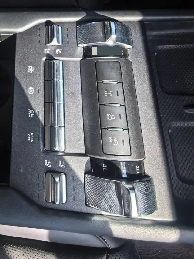 Tank 2025 model Tank 300 Hi4-T 2.0T Hi4-T automatic transmission 11