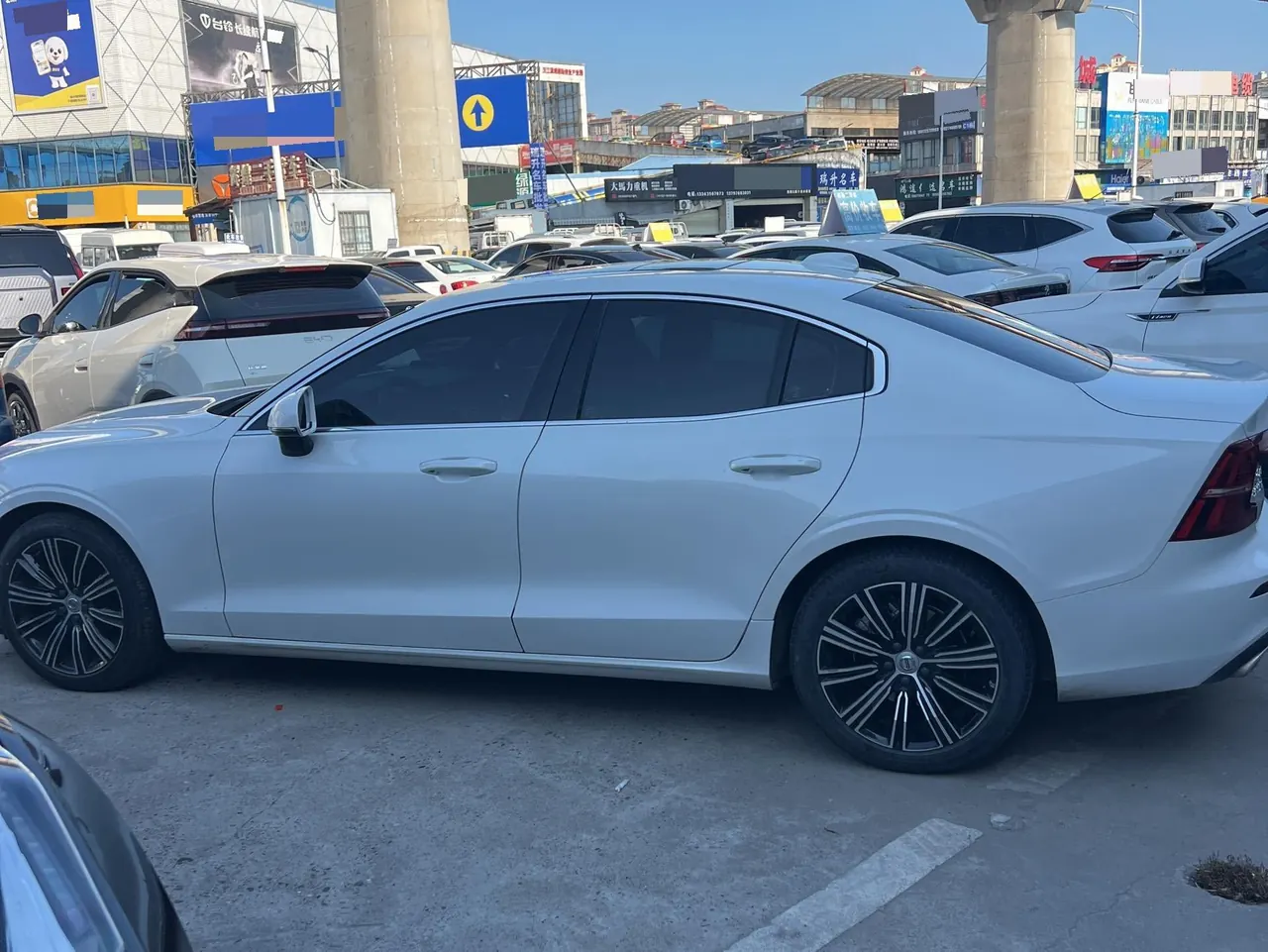 Volvo 2021 S60 2.0T T4 Zhiyuan Deluxe Edition Automatic Gear 2