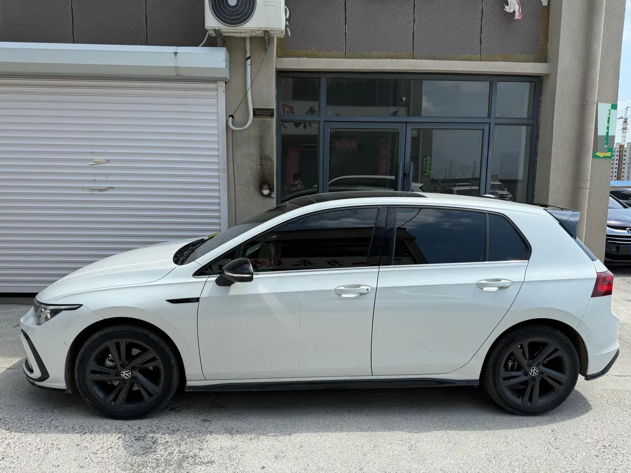 Volkswagen 2021 Golf 8 R-Line 1.4TSI 280TSI Automatic 4