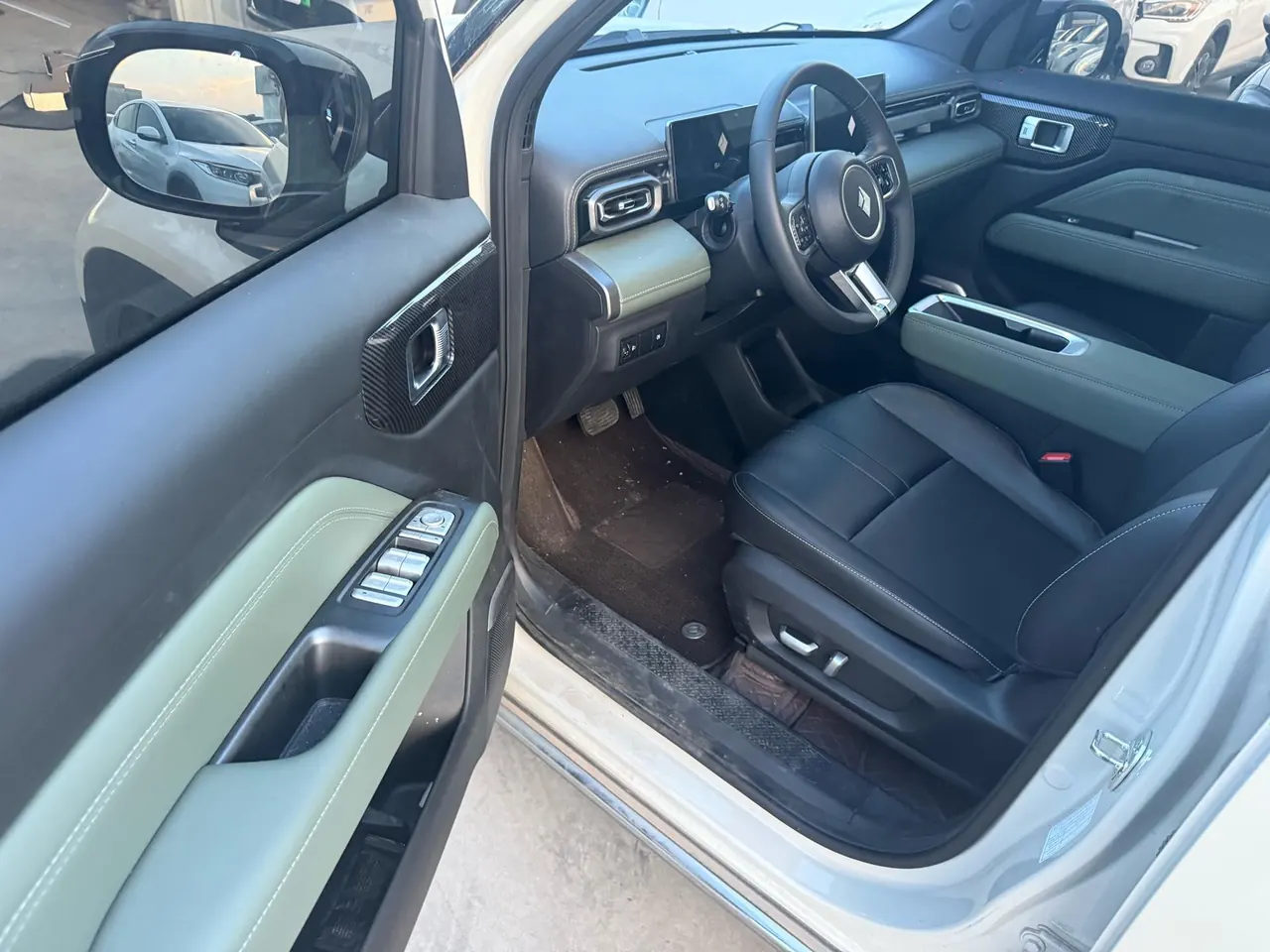 BaoJun 2025 Yueyou Plus Flagship 5-seat Automatic Gear 2