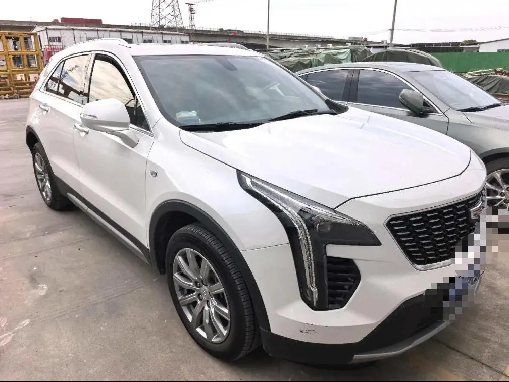 Cadillac 2021 XT4 2.0T 28T Two-Drive Leading Automatic Gear 3