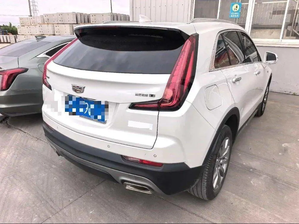 Cadillac 2021 XT4 2.0T 28T Two-Drive Leading Automatic Gear 4